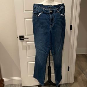 Women’s Medium Wash Denim Jeans